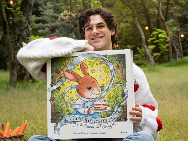 Ricardo Marcos cocina una historia de amor con su nuevo libro ‘El Conejito Pastelero y la receta del corazón’