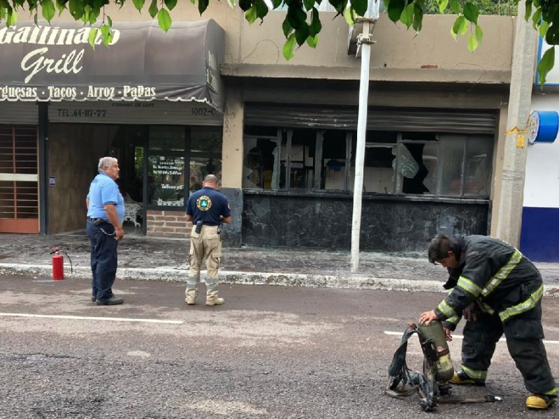 Se quema restaurante de pollos asados en Salamanca