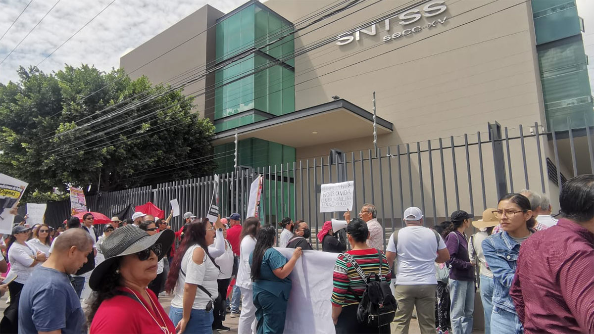 manifestación trabajadores IMSS