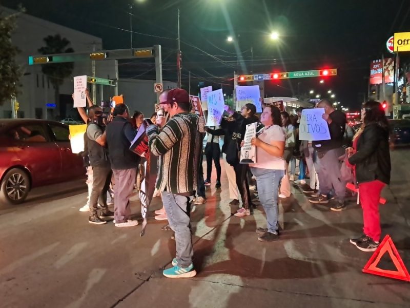 Se manifiestan médicos del IMSS en León; denuncian saturación y falta de medicinas