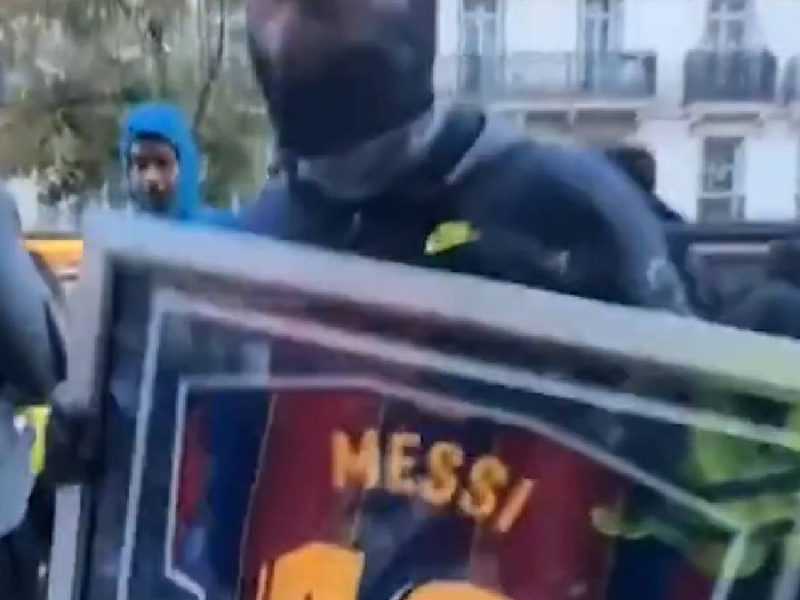 Saqueos en París: viralizan videos de presuntos manifestantes con artículos de colección de Lionel Messi