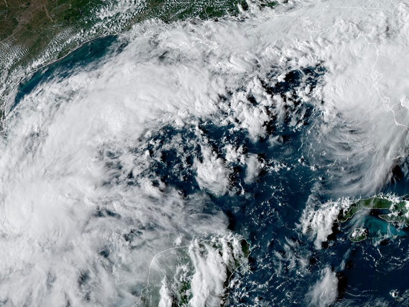 Tormenta Isaías amenaza con convertirse en huracán e impactar el Golfo de México
