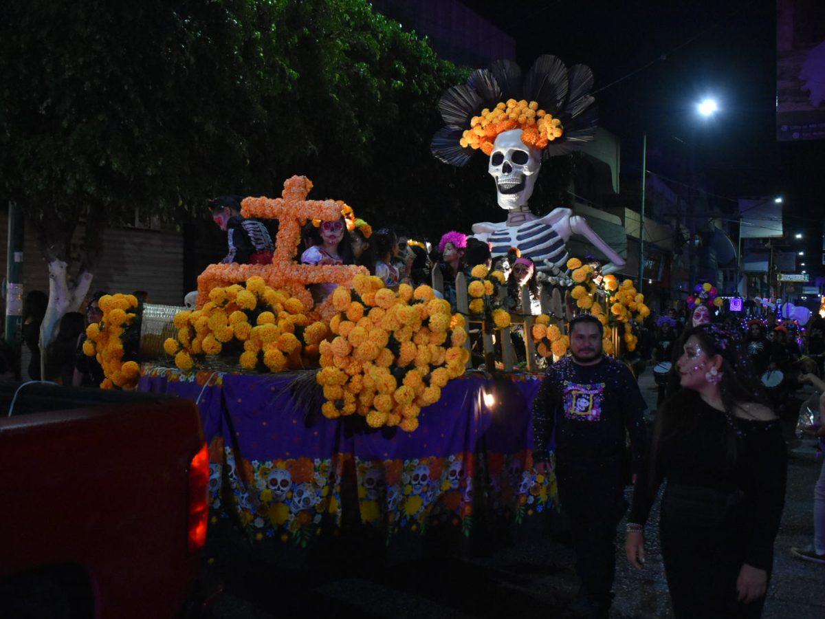 Moroleón llena sus calles de catrinas con el desfile Maturé 2026