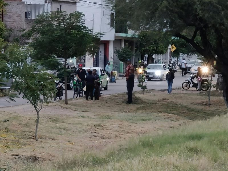 Pelean con machetes, piedras y disparos en Silao: muere joven en riña entre pandillas