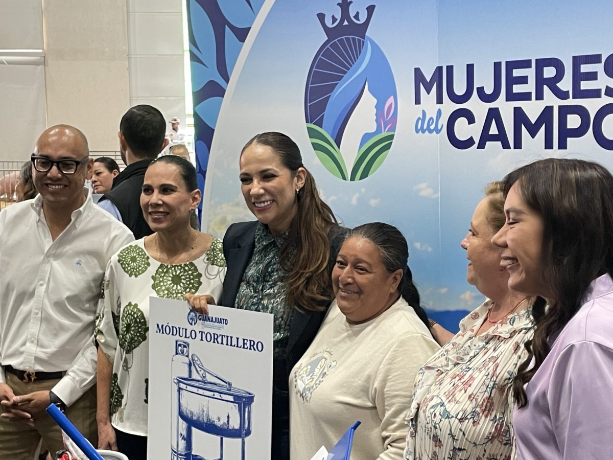 Anuncian apoyos en Irapuato para mujeres del campo; 92% labora sin seguridad social en México