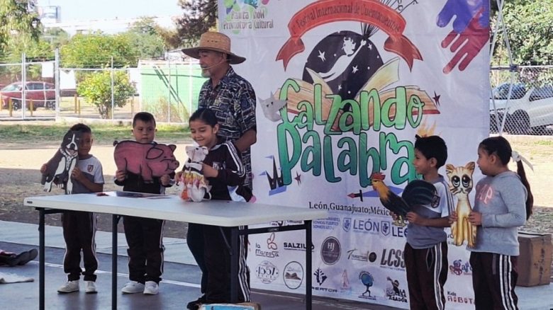 narrando historias en el Festival Calzando Palabras León 02