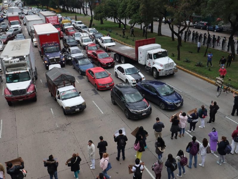 Trabajadores del IMSS extienden protesta a 37 secciones sindicales y bloquean vialidades