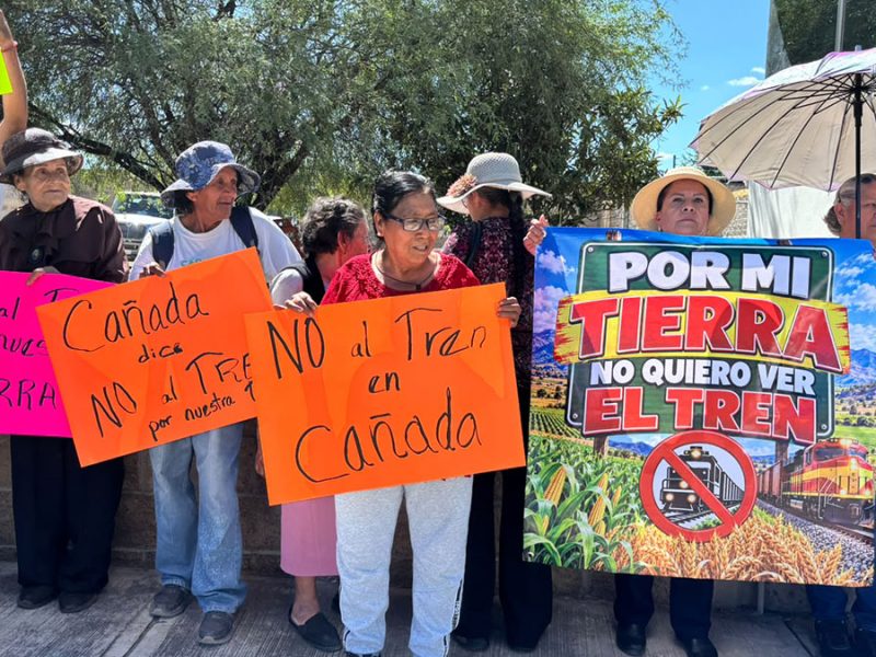 Tres horas de diálogo y una postura firme: Agricultores de Purísima piden otra ruta para el tren