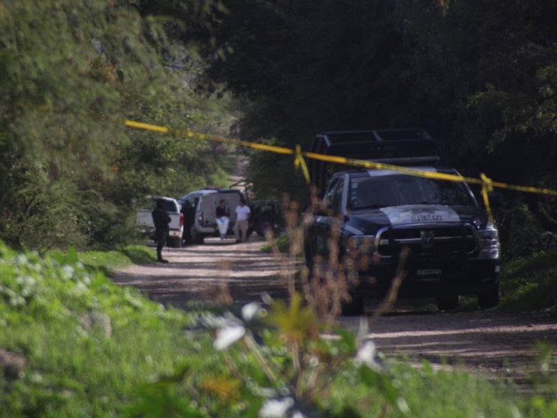 Hallan a dos hombres maniatados junto a la autopista Salamanca-Morelia